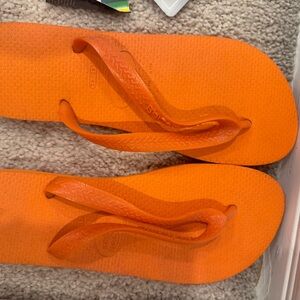 New Havaianas Orange Sandals woman’s sz 9
